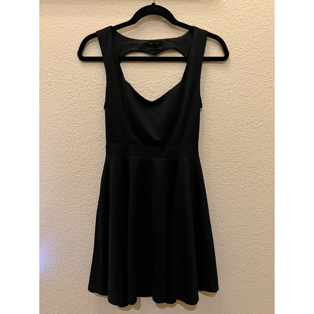 Miss Avenue | Black Dress with Heart Cut Out Back